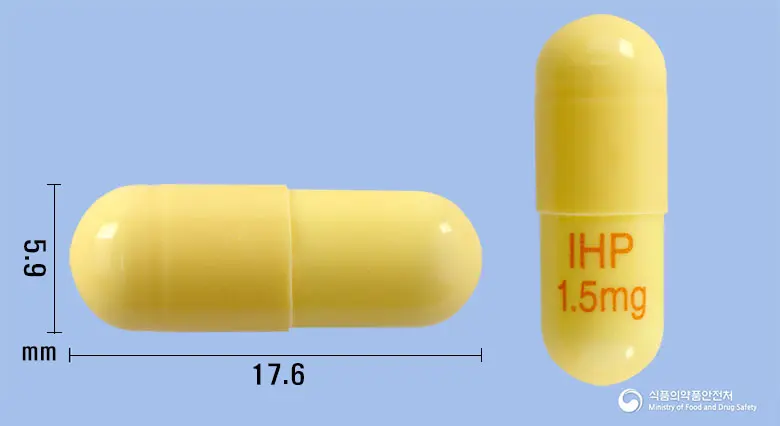 리스티캡슐1.5밀리그램(리바스티그민타르타르산염) 앞뒤 사진 (노란색 캡슐, 각인 IHP1.5mg)