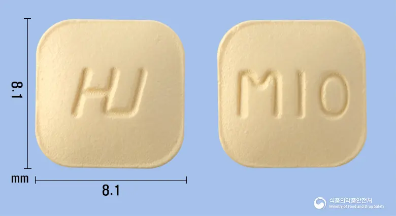 레어스트정10밀리그램(몬테루카스트나트륨) 앞뒤 사진 (주황색 사각형, 각인 M10)