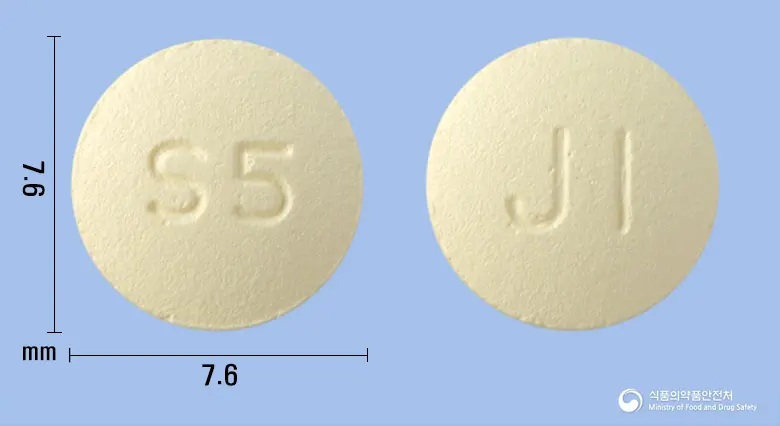 솔리나신정5밀리그램(솔리페나신숙신산염) 앞뒤 사진 (노란색 원형, 각인 S5 / JI)