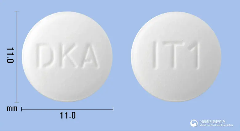 이트라원정100mg(이트라코나졸고체분산체) 앞뒤 사진 (흰색 원형, 각인 DKA / IT1)