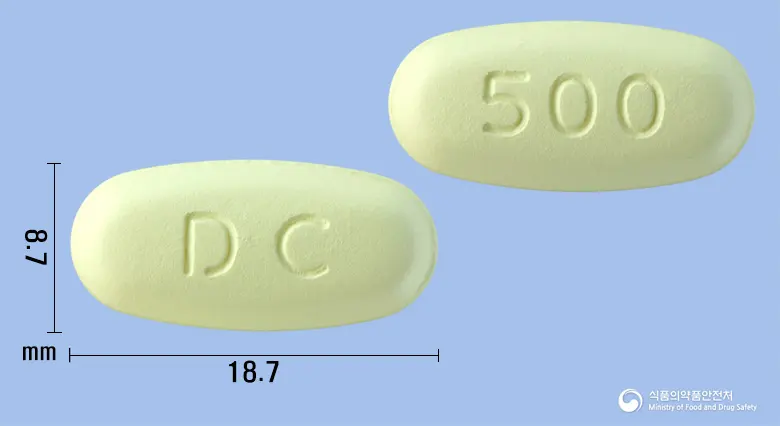 크래빅스정500mg(클래리트로마이신) 앞뒤 사진 (연두색 타원형, 각인 DC / 500)