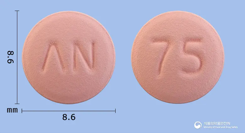 뉴클로파인정(클로피도그렐황산염) 앞뒤 사진 (분홍색 원형, 각인 ΛN / 75)