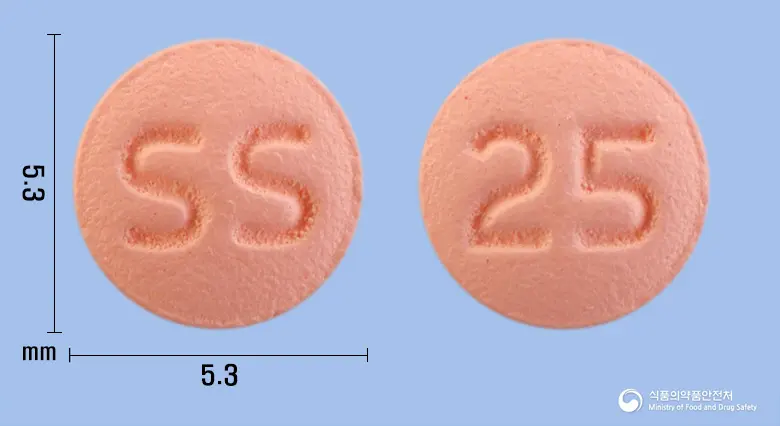 삼성쿠에티아핀정25밀리그램(쿠에티아핀푸마르산염) 앞뒤 사진 (분홍색 원형, 각인 SS / 25)