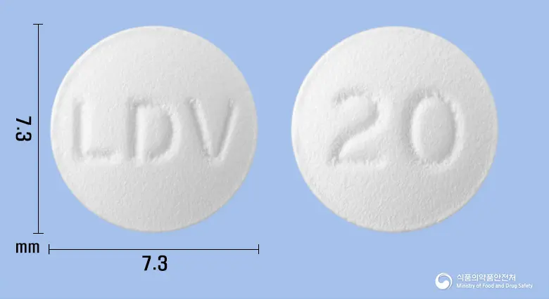 라도바정20밀리그램(아토르바스타틴칼슘수화물) 앞뒤 사진 (흰색 원형, 각인 LDV / 20)