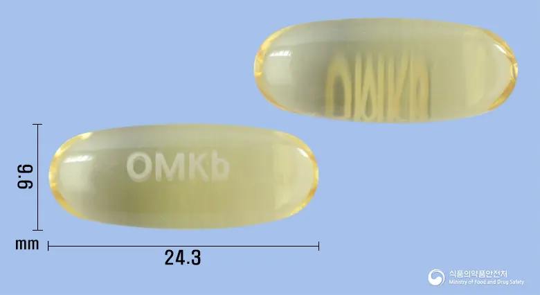 오마칸연질캡슐(오메가-3-산에틸에스테르90) 앞뒤 사진 (노란색·투명 캡슐, 각인 OMKb)