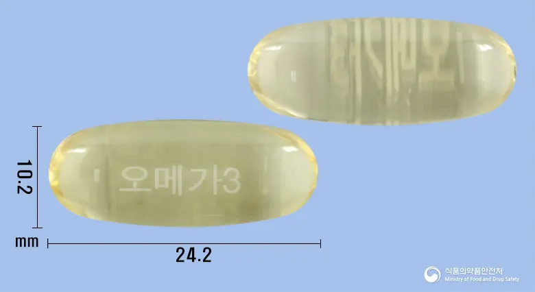 메가트리연질캡슐(오메가-3-산에틸에스테르90) 앞뒤 사진 (노란색·투명 캡슐, 각인 오메가3)