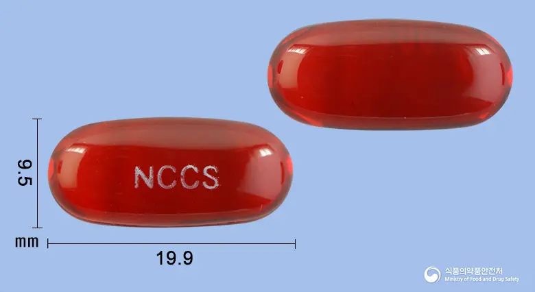 신콜에프연질캡슐 앞뒤 사진 (빨간색·투명 캡슐, 각인 NCCS)