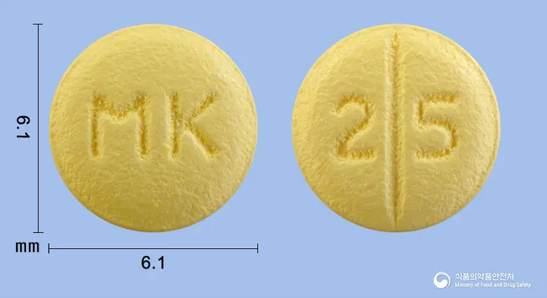토파메트정25밀리그램(토피라메이트) 앞뒤 사진 (노란색 원형, 각인 MK / 2 5)