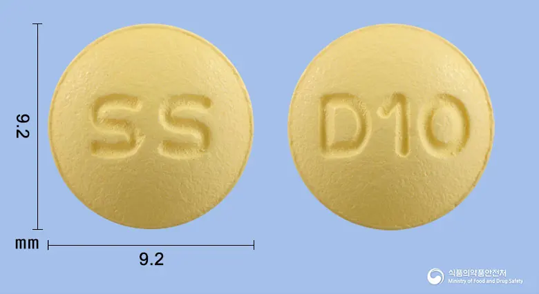 삼성도네페질정10밀리그램(도네페질염산염수화물) 앞뒤 사진 (노란색 원형, 각인 SS / D10)