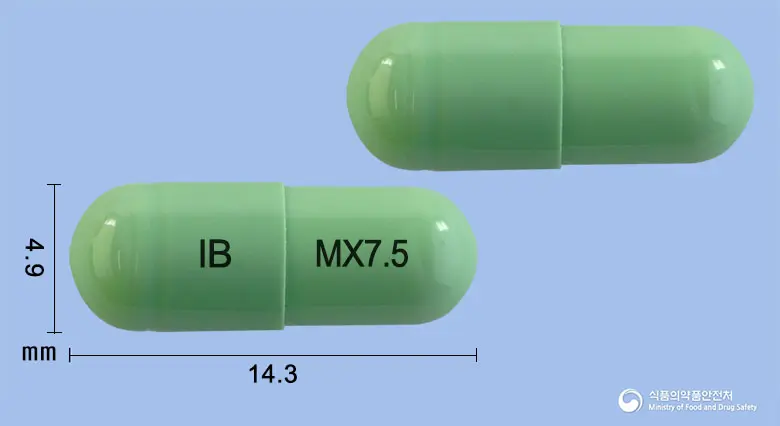 멜로캅캡슐7.5밀리그램(멜록시캄) 앞뒤 사진 (연두색 캡슐, 각인 IB MX7.5)