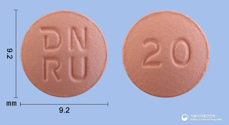 뉴스토정20mg(로수바스타틴칼슘) 앞뒤 사진 (분홍색 원형, 각인 NRU / 20)