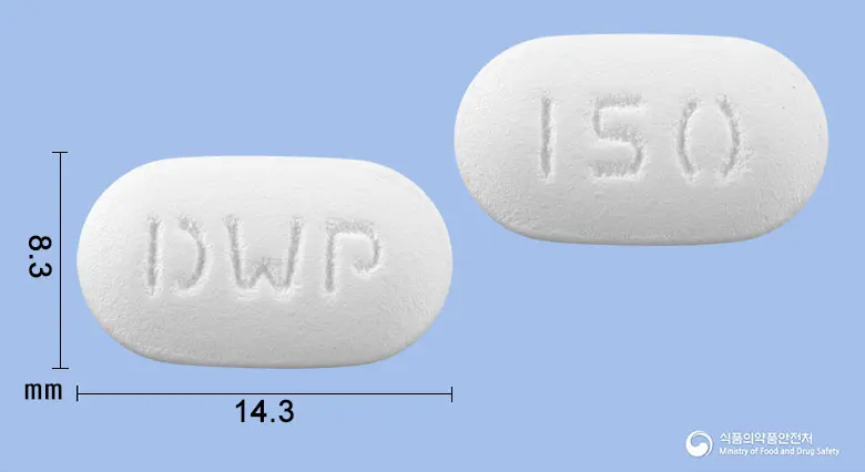 리카뉴로서방정150mg(프레가발린) 앞뒤 사진 (흰색 타원형, 각인 DWP / 150)