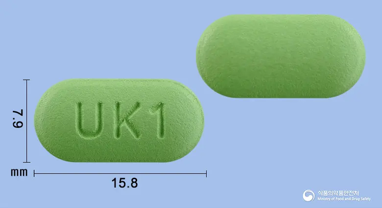 유니옥트정(알티옥트산트로메타민염) 앞뒤 사진 (연두색 장방형, 각인 UK1)