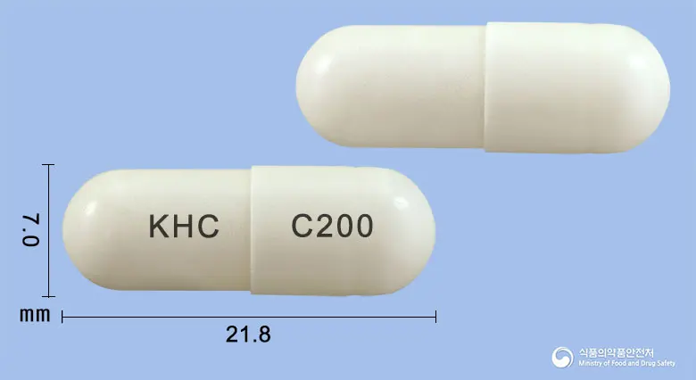 실로케이서방캡슐200밀리그램(실로스타졸) 앞뒤 사진 (흰색 캡슐, 각인 KHC C200)