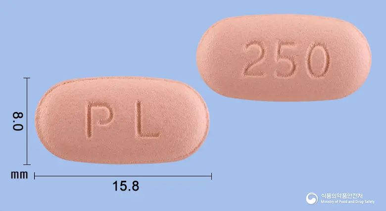레보사신정250밀리그램(레보플록사신수화물) 앞뒤 사진 (분홍색 타원형, 각인 PL / 250)