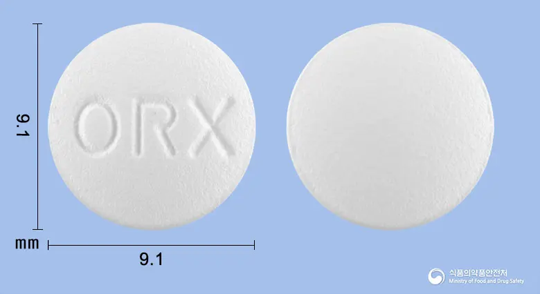 오스템록시트로마이신정(록시트로마이신) 앞뒤 사진 (흰색 원형, 각인 ORX)