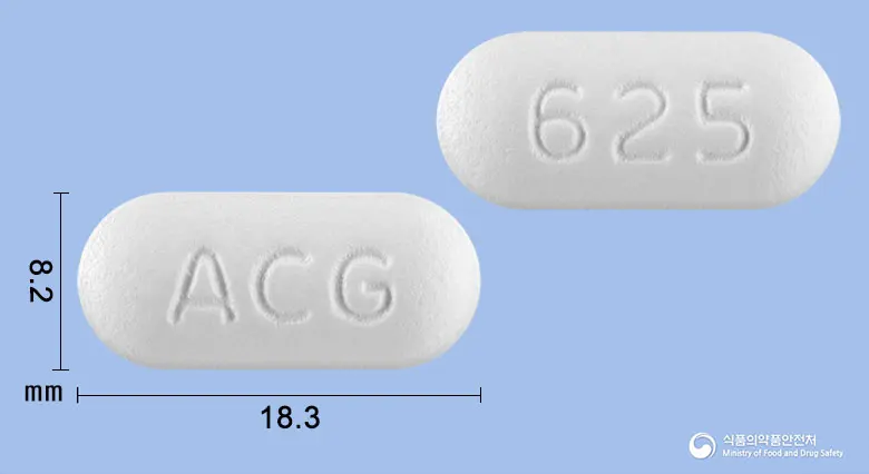 아모클젠정625mg(아목시실린-클라불란산칼륨(4:1)) 앞뒤 사진 (흰색 장방형, 각인 ACG / 625)