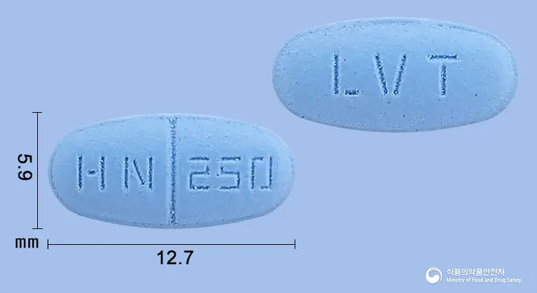 레비원정250밀리그램(레비티라세탐) 앞뒤 사진 (파란색 타원형, 각인 HN 250 / LVT)