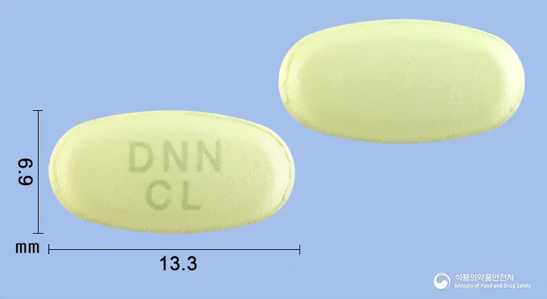 클시드정250mg(클래리트로마이신) 앞뒤 사진 (연두색 타원형, 각인 DNNCL)