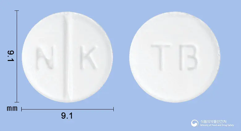 테로벤정(테르비나핀염산염) 앞뒤 사진 (흰색 원형, 각인 N K / TB)