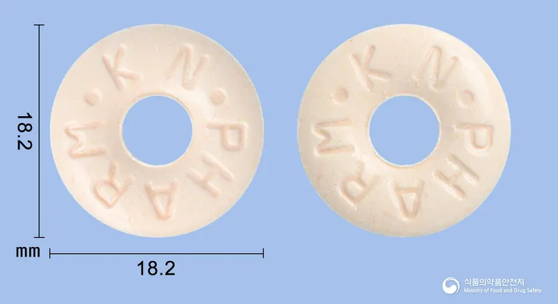 리놀에스트로키(플루르비프로펜) 앞뒤 사진 (분홍색 기타, 각인 KN·PHARM· / KN·PHARM·)