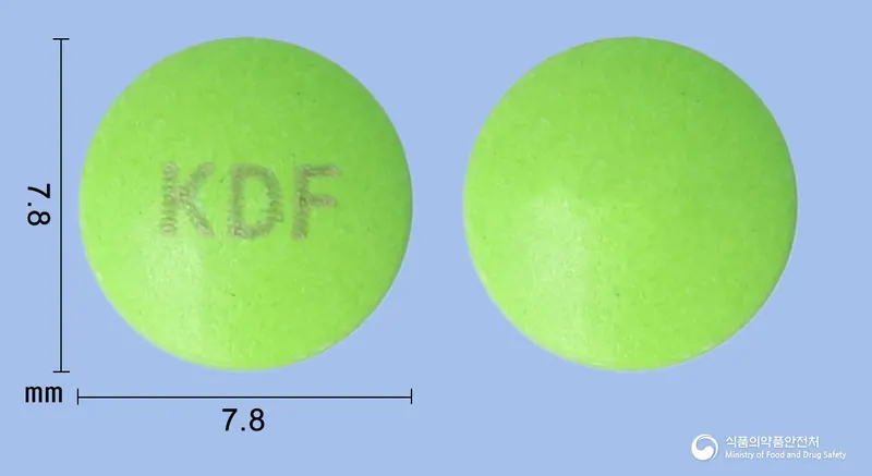 센코딜에프정 앞뒤 사진 (연두색 원형, 각인 KDF)
