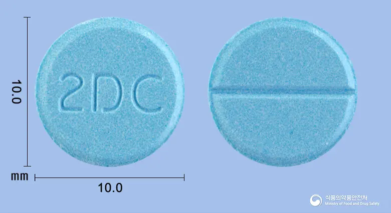 아비클정(아시클로버) 앞뒤 사진 (파란색 원형, 각인 2DC)