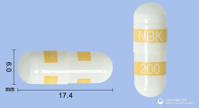 세비콕캡슐200밀리그램(세레콕시브) 앞뒤 사진 (흰색·노란색 캡슐, 각인 NBK 200)