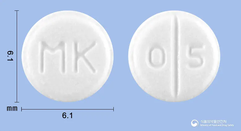 라사길정0.5밀리그램(라사길린메실산염) 앞뒤 사진 (흰색 원형, 각인 MK / 0 5)