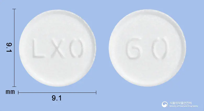 록소원정(록소프로펜나트륨) 앞뒤 사진 (흰색 원형, 각인 LXO / 60)