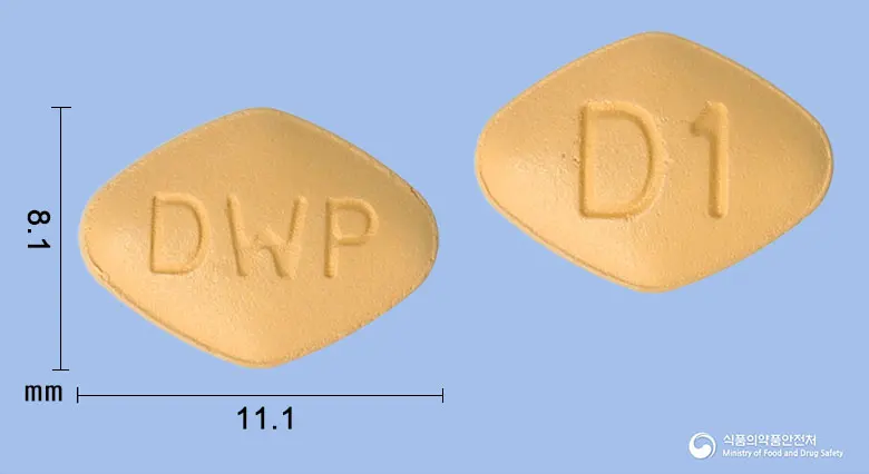 다파원정10mg(다파글리플로진시트르산) 앞뒤 사진 (주황색 마름모형, 각인 DWP / D1)