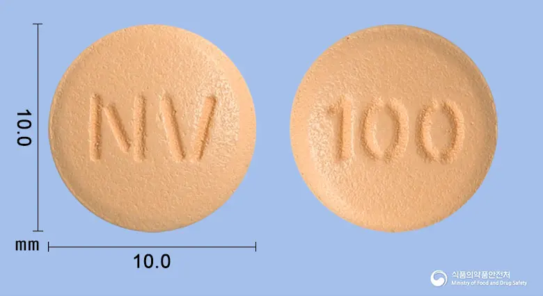 나누비아정100밀리그램(시타글립틴염산염수화물) 앞뒤 사진 (분홍색 원형, 각인 NV / 100)