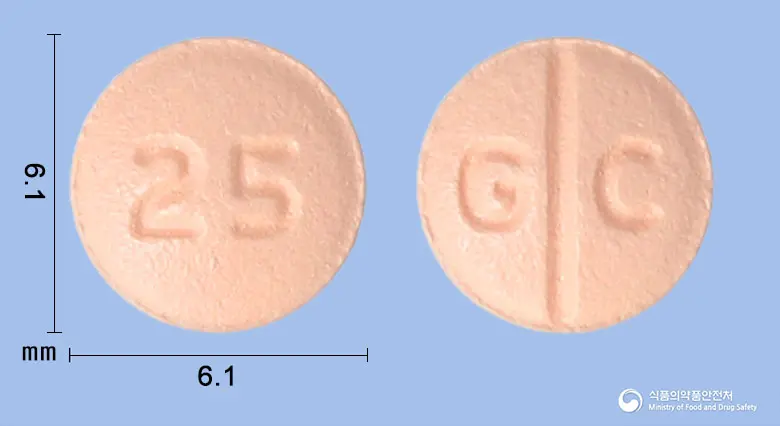 네오시타정25밀리그램(시타글립틴염산염수화물) 앞뒤 사진 (분홍색 원형, 각인 25 / G C)