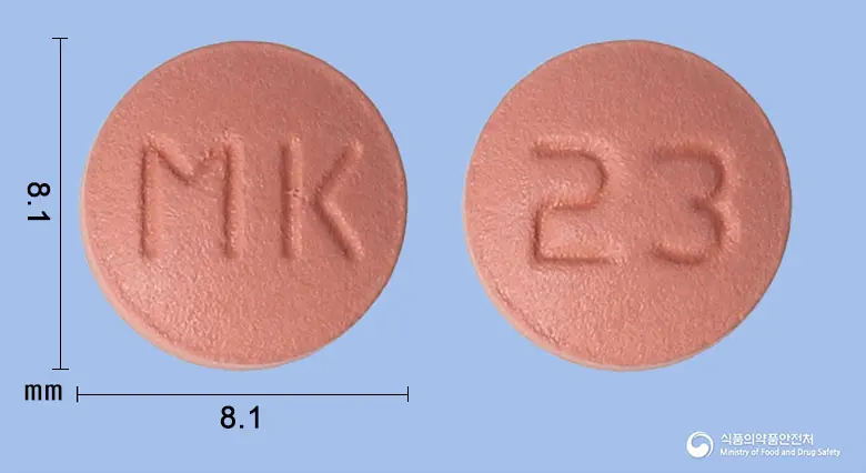 브렌셉트정23밀리그램(도네페질염산염수화물) 앞뒤 사진 (분홍색 원형, 각인 MK / 23)