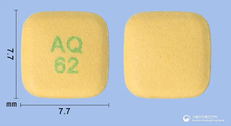 암디카브큐정60/2.5밀리그램 앞뒤 사진 (노란색 사각형, 각인 AQ62)