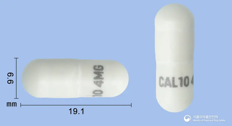 네페콘장용캡슐4밀리그램(미분화부데소니드) 앞뒤 사진 (흰색 캡슐, 각인 CAL10 4MG)