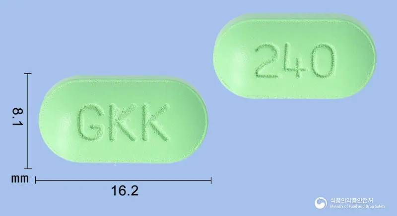 징코케이정240밀리그램(은행엽건조엑스) 앞뒤 사진 (연두색 장방형, 각인 GKK / 240)
