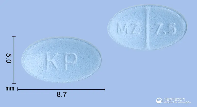 파마멀타자핀정7.5밀리그램(미르타자핀) 앞뒤 사진 (파란색 타원형, 각인 KP / MZ 7.5)