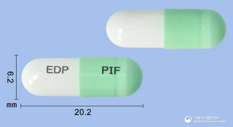 피바펜캡슐(피타바스타틴칼슘, 페노피브레이트) 앞뒤 사진 (연두색 캡슐, 각인 EDP PIF)