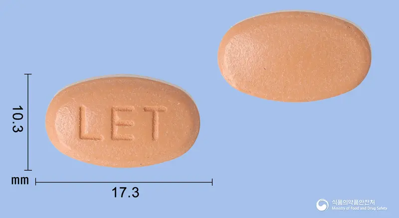 렛잇브이프로정 앞뒤 사진 (주황색 타원형, 각인 LET)